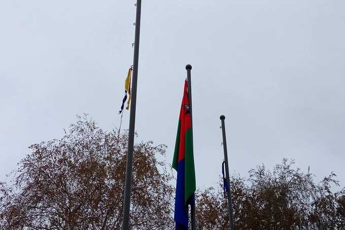 В Константиновке местные жители сорвали флаги Украины и ЕС