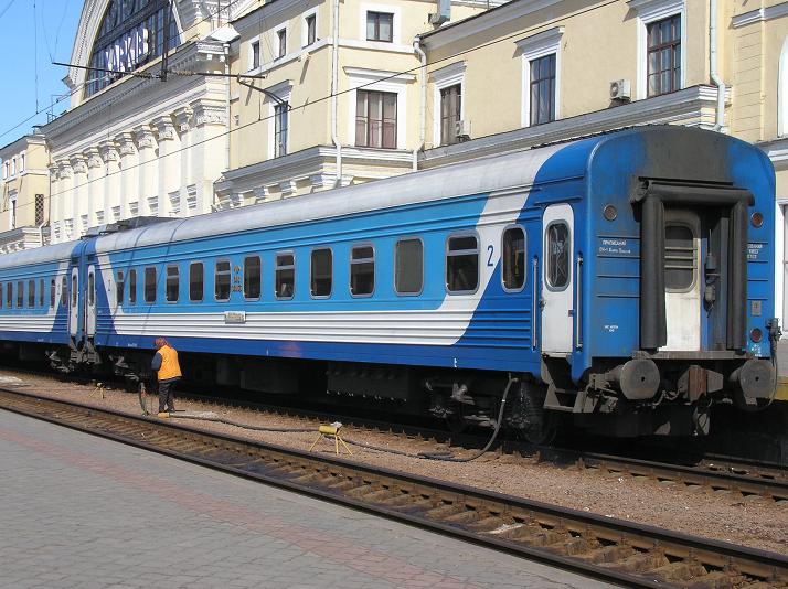 Поезд переехал украинцев, которые занимались сексом на путях (ВИДЕО)