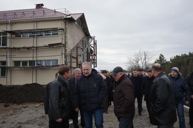 Власть Донетчины реализует социально значимые проекты в Першотравневом районе