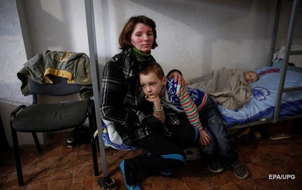 Украина поставила на учет 1,68 млн переселенцев