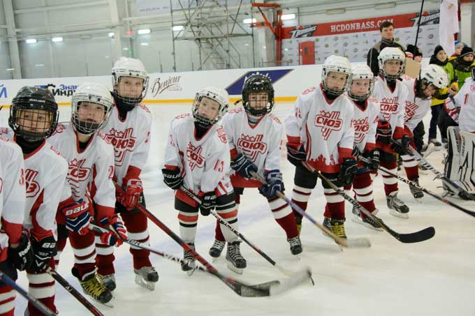 В Дружковке стартовал Всеукраинский турнир среди детских хоккейных команд