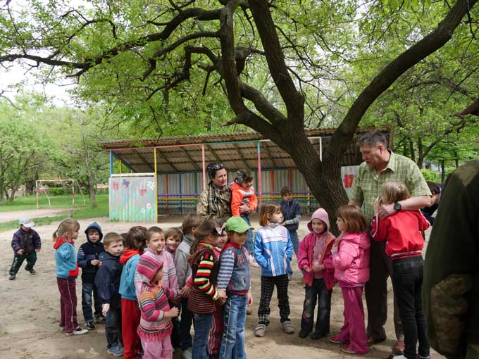 Батальон «Киевская Русь» привез помощь детям
