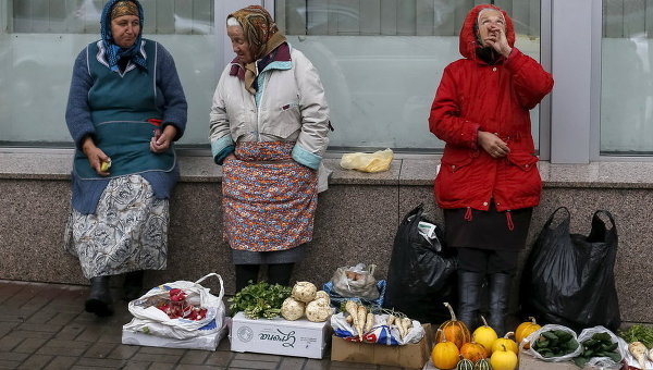 МВФ просит Украину повысить пенсионный возраст