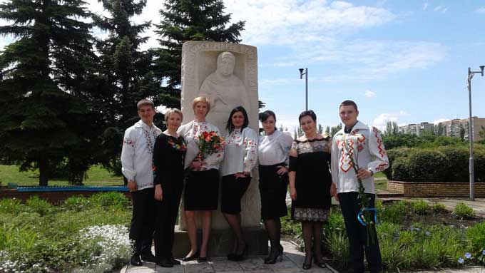 Коллектив управления юстиции в Донецкой области отметил 19 мая День вышиванки