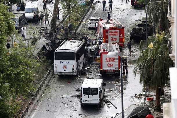 Теракт в Стамбуле: 11 человек погибли более 30 ранены