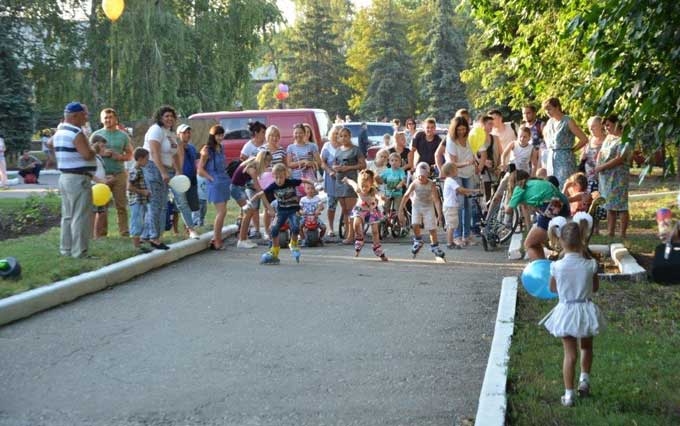 В Доброполье состоялся уличный фестиваль «Комфортное город»