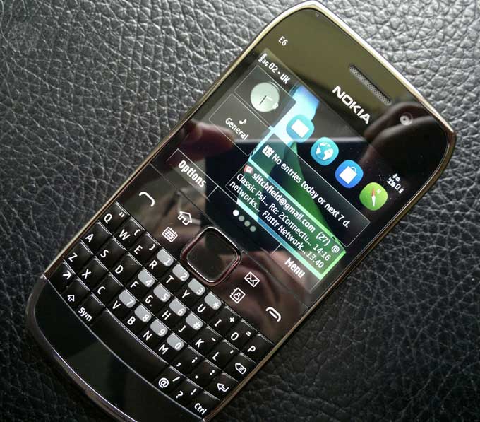 Смартфон Nokia E6 – имедживый старичок