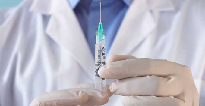 В Украине в свободной продаже вакцина от COVID-19 появится не скоро