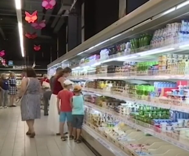 Полки украинских магазинов наводнил фальсификат популярного продукта: вызывает болезни сердца и ожирение