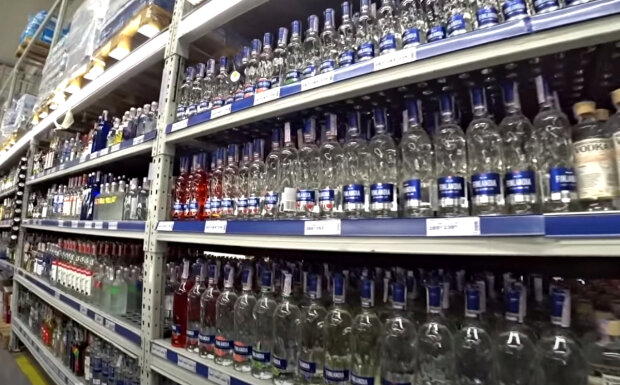Лишают последних радостей: в Украине взлетят цены на алкоголь и табачные изделия, стала известна причина