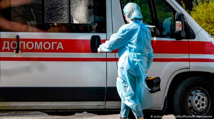 Коронавирус в Украине сдал назад: число новых заразившихся вновь упало 