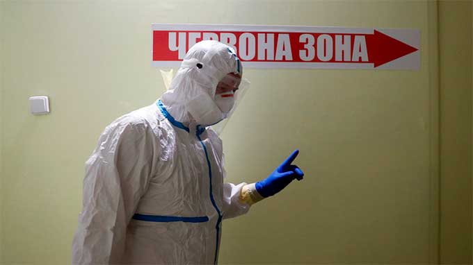 COVID-показатели в Украине резко упали: 5,8 тыс. новых больных за сутки и 297 смертей 