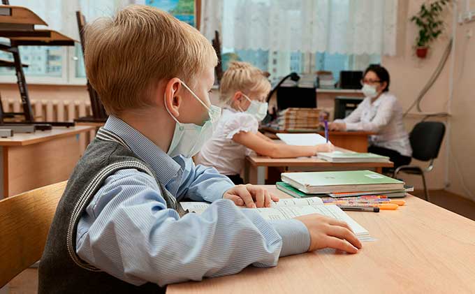 Школы в ДНР на карантин закрывать не будут