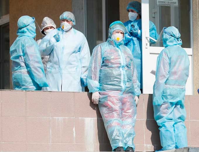 Коронавирус в Украине 4 декабря: число новых выявленных больных за сутки упало до 13,2 тысячи 