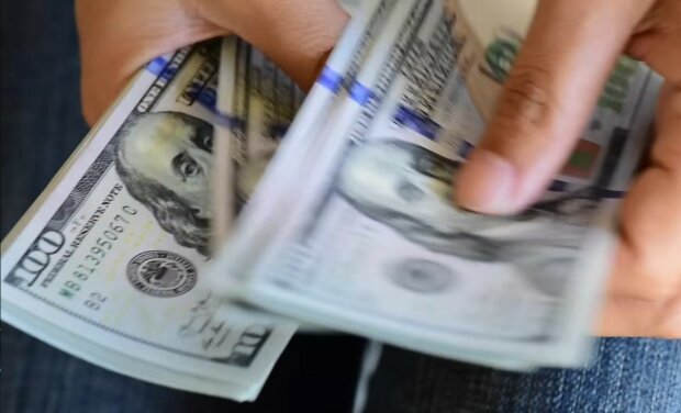 Покупать или продавать: аналитик предупредил о курсе доллара на будущую неделю