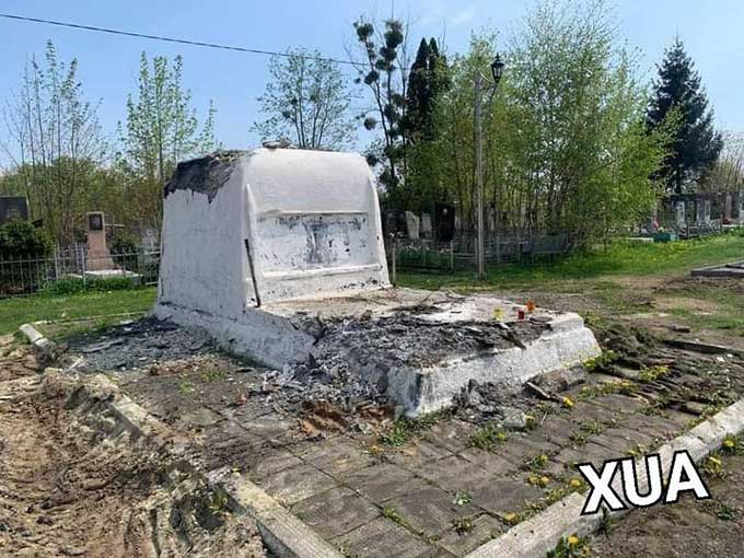 В Украине продолжают сносить памятники