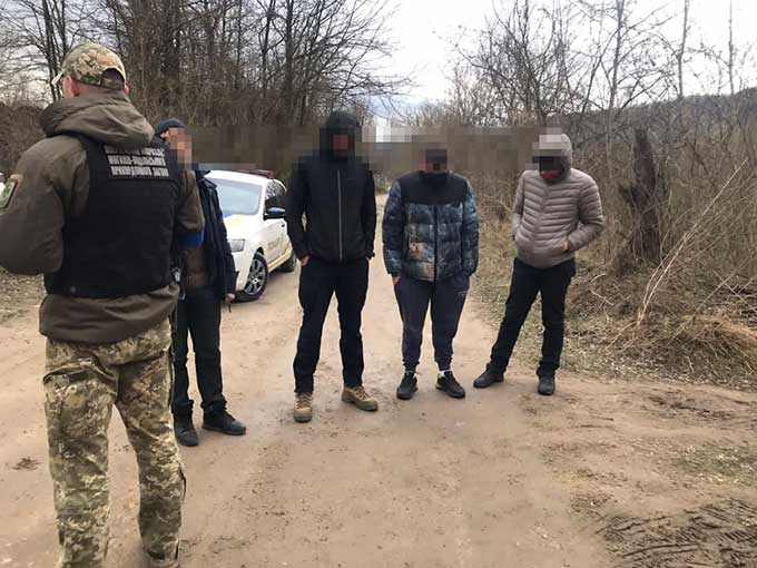 В Украине арестовали "бизнесмена" переправлявшего мужчин призывного возраста за границу 