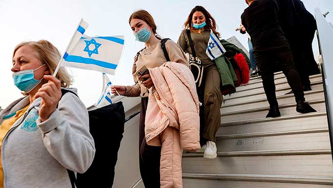 Украинские беженцы смогут легально получить работу в Израиле