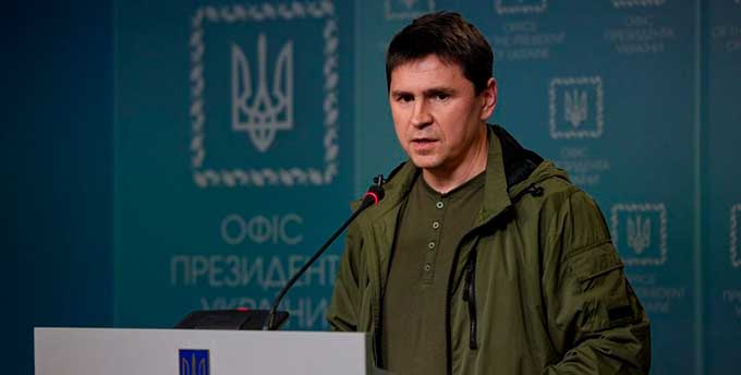 Михаил Подоляк призвал не пугаться тому, что украинские войска "что-то отдали" в боях за Донбасс