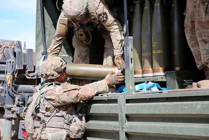 «Украина расходует боеприпасы быстрее, чем США и НАТО могут производить их» - CNN