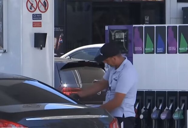 Новые цены на АЗС удивили водителей: сколько теперь стоит бензин и дизель