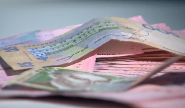 106 тысяч грн на пенсию: в ПФУ рассказали как украинцы себе делают огромные выплаты