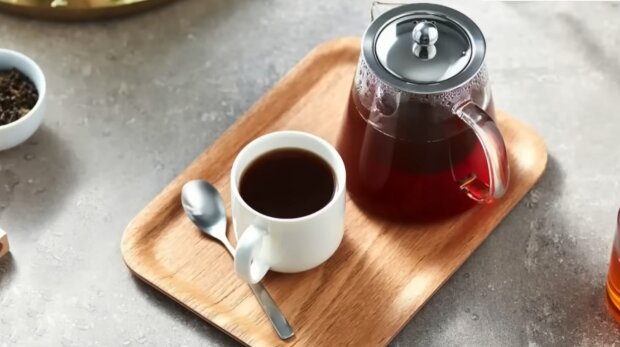 Позаботьтесь о своем здоровье: кому нужно заменить потребление кофе на чай