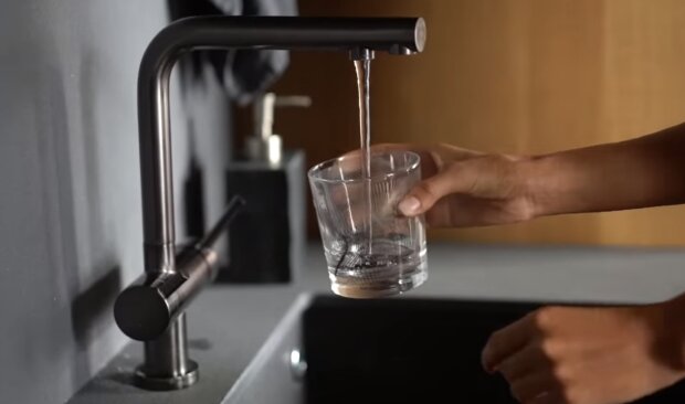 Как правильно очистить воду из-под крана: после этого можно потреблять и использовать для кулинарных нужд