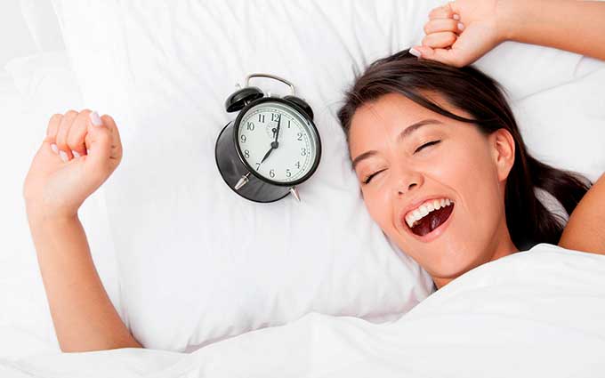 Миф про 8 часов недействителен: сколько необходимо спать человеку согласно возраста