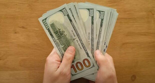 Украинцам дадут от 3 до 8 тысяч долларов: кто и как может получить помощь