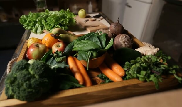 Какие овощи предпочтительно потреблять зимой, чтобы насытить организм витаминами: запишите в список покупок
